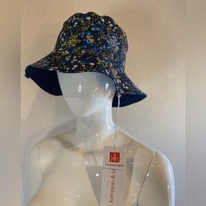 Krimson Klover~NWT~Lightweight~Reversible~Quick Dry~Bucket Hat~UPF 50+Protection
